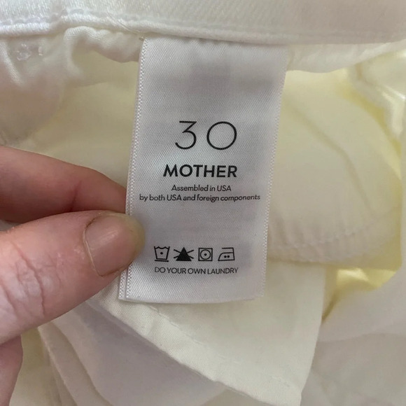 MOTHER Crisp White Cropped Jeans - Picture 13 of 15